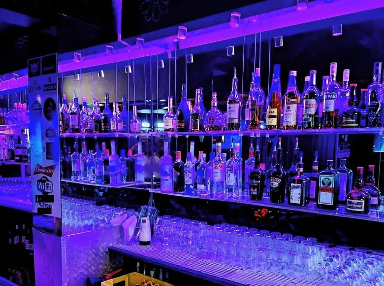 Tienda 500 m² en Pafos, Chipre