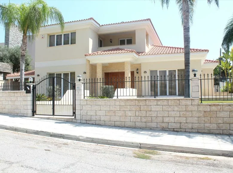 Вилла 5 комнат 320 м² Мутайяка, Кипр