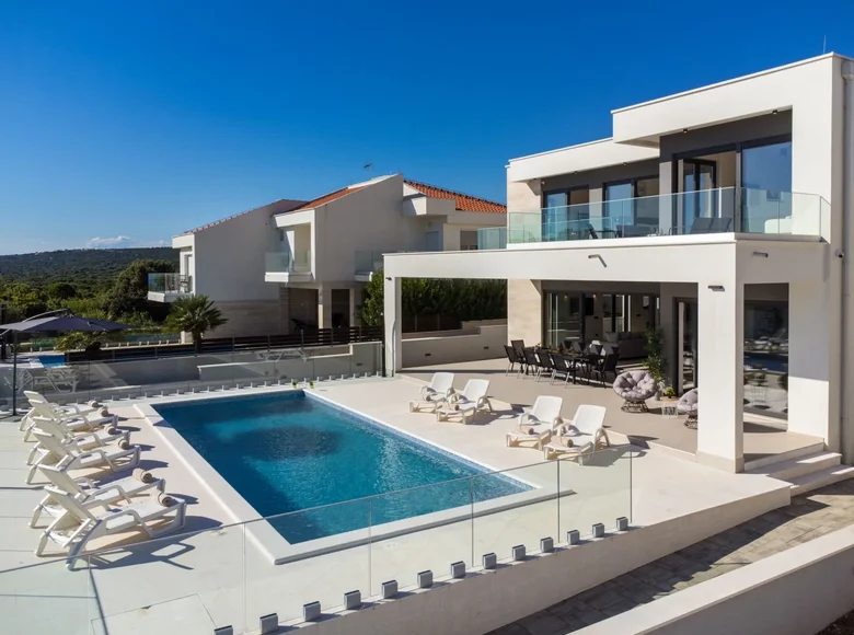 4 bedroom Villa 310 m² Opcina Karlobag, Croatia