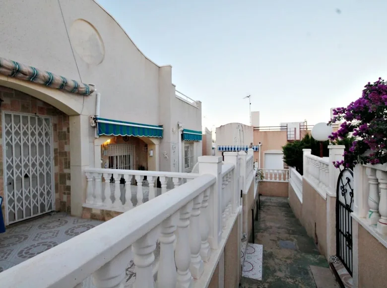2 bedroom bungalow 75 m² Torrevieja, Spain