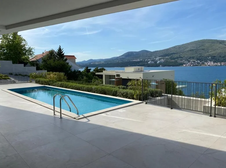 4 bedroom Villa 326 m² Grad Trogir, Croatia