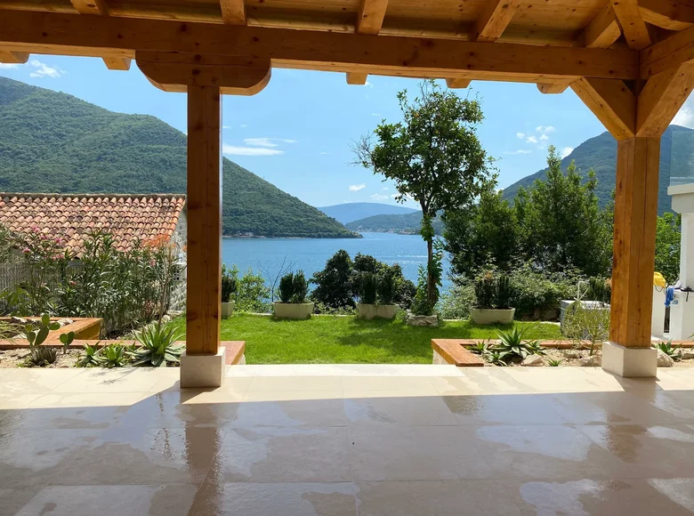 1 bedroom apartment 57 m² Perast, Montenegro