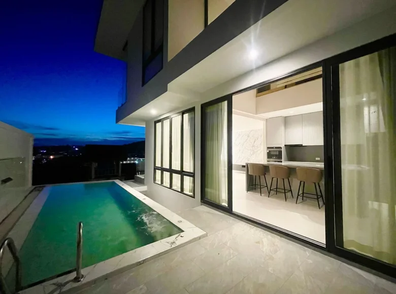 3 bedroom villa 225 m² Karon, Thailand