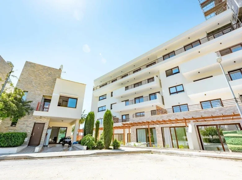 2 bedroom apartment  Koinoteta Mouttagiakas, Cyprus