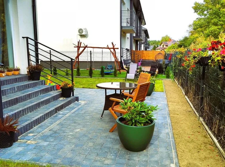 2 bedroom apartment 60 m² Marki, Poland