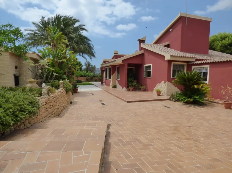 Dom drewniany w stylu górskim 646 m² Alicante, Hiszpania