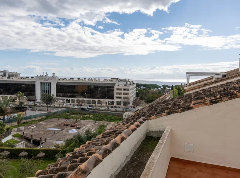 Mieszkanie 3 pokoi 189 m² Arona, Hiszpania