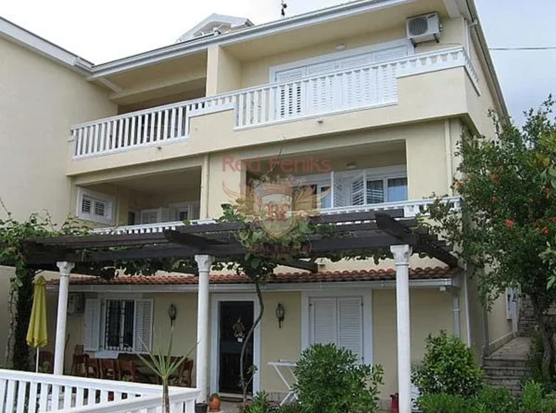 Commercial property 720 m² in Herceg Novi, Montenegro