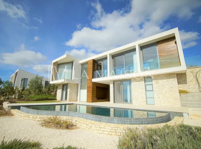 4 bedroom house 250 m² Paphos District, Cyprus