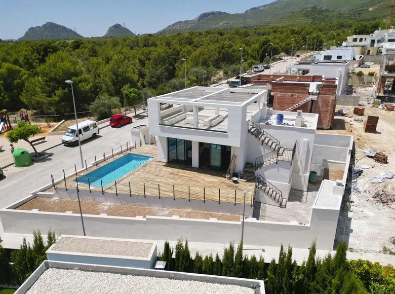 Villa de tres dormitorios 150 m² Polop, Španjolska