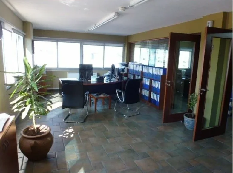 Bureau 380 m² à Limassol, Chypre