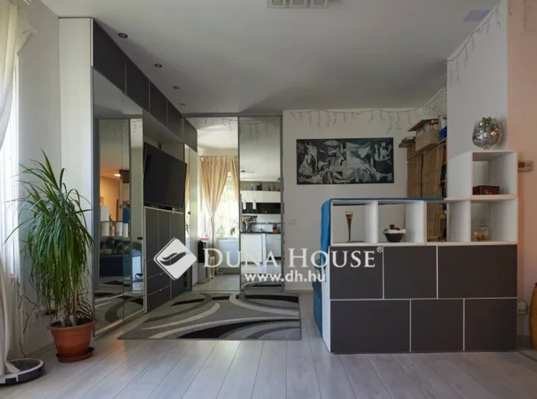 Apartment 77 m² Budapest, Hungary