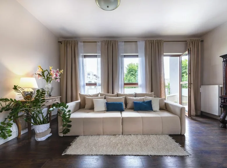 Mieszkanie 4 pokoi 118 m² Warszawa, Polska