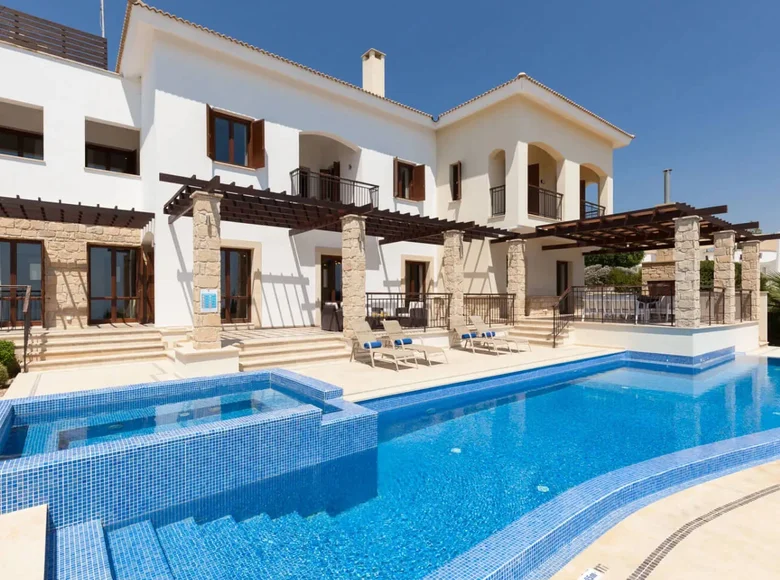 5-Schlafzimmer-Villa 432 m² Kamares, Zypern