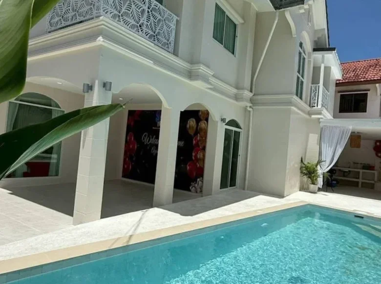 5 bedroom villa 300 m² Huai Yai, Thailand