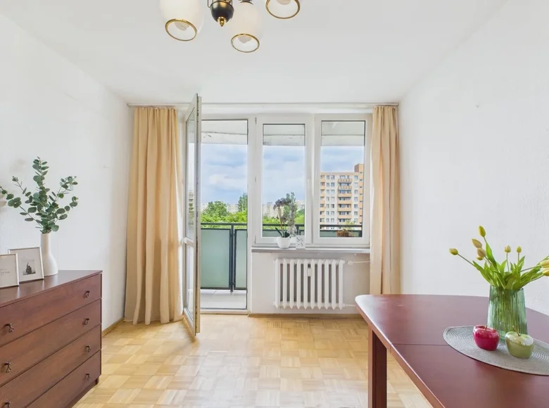 2 room apartment 43 m² Warsaw, Poland