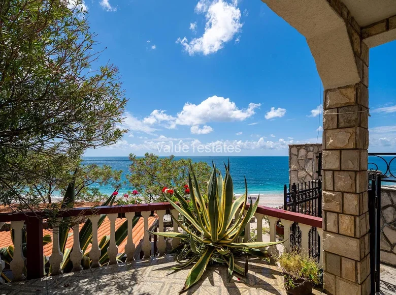 7 bedroom villa 270 m² Dobra Voda, Montenegro