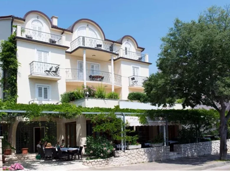 Hotel 1 100 m² in Grad Novi Vinodolski, Croatia