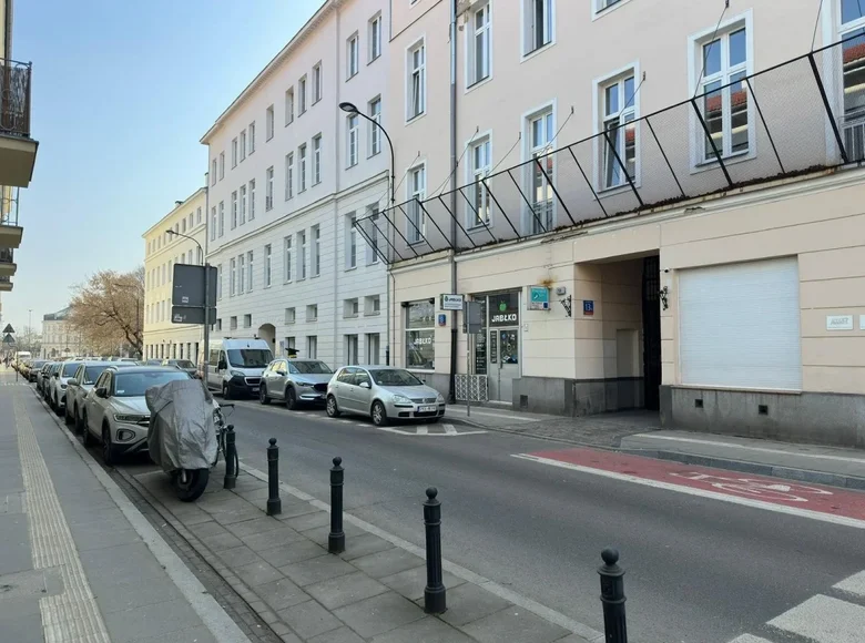 Коммерческое помещение 1 комната 39 м² в Варшаве, Польша