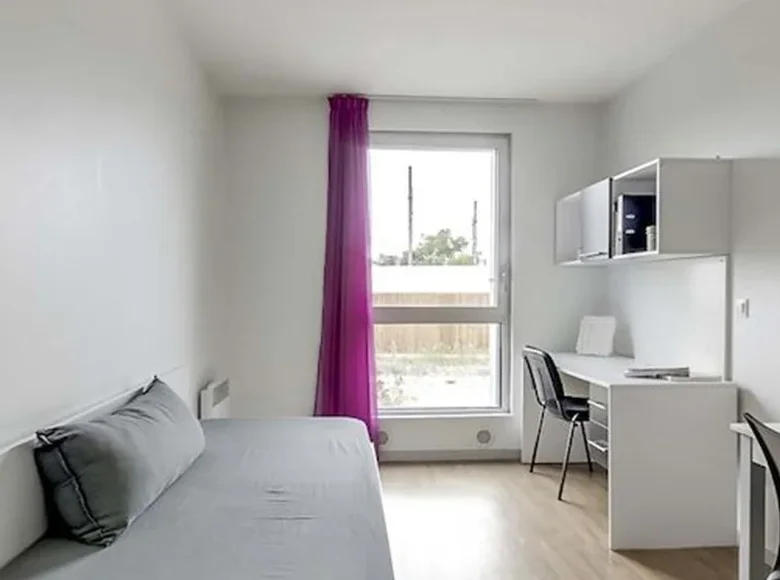 Studio apartment 1 bedroom  Cenon, France