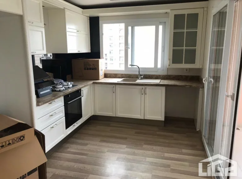 Mieszkanie 4 pokoi 160 m² Erdemli, Turcja