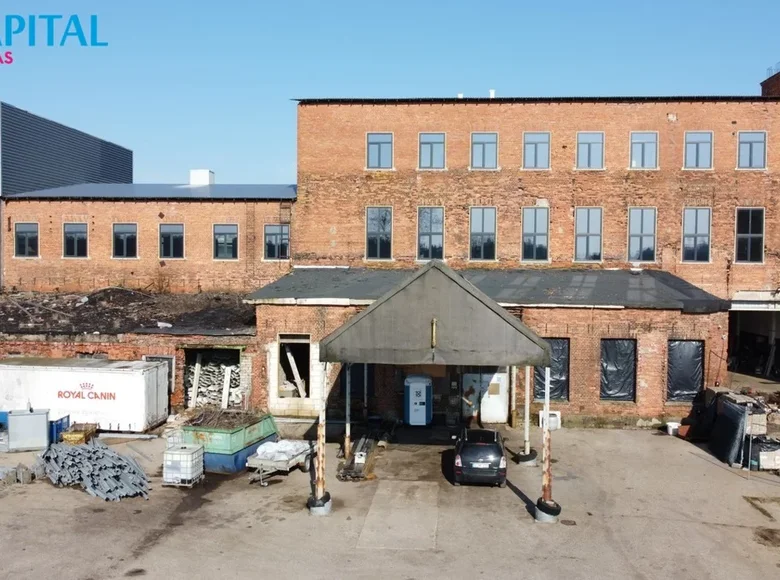 Propriété commerciale 3 000 m² à Kaunas, Lituanie