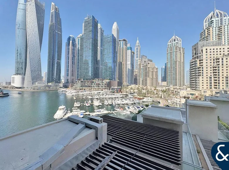 Квартира 2 комнаты 1 653 м² Дубай, ОАЭ