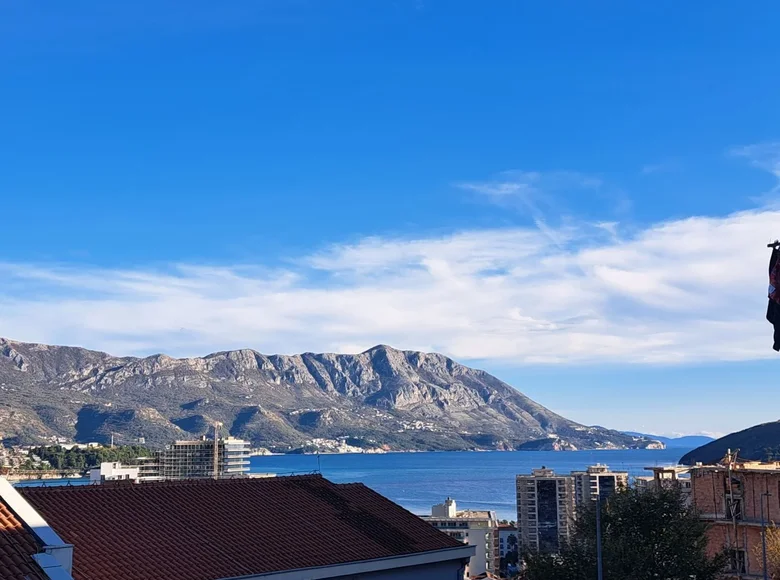 2 bedroom apartment 68 m² Budva, Montenegro