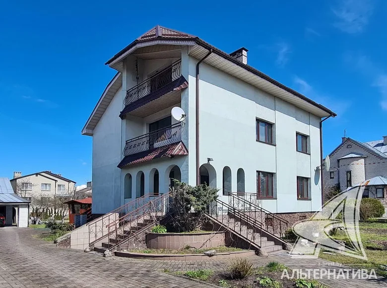 House 325 m² Brest, Belarus