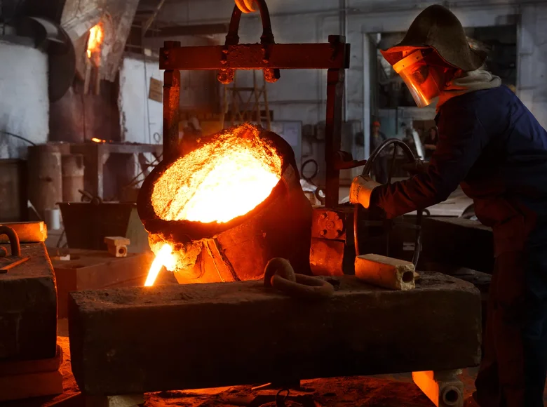 Steel melting factory for sale, land area 9 rai, Lat Lum Kaeo District, Pathum Thani Province, Thailand.