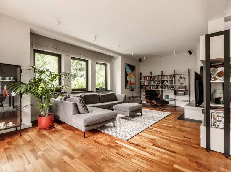 3 bedroom house 177 m² Lomianki, Poland