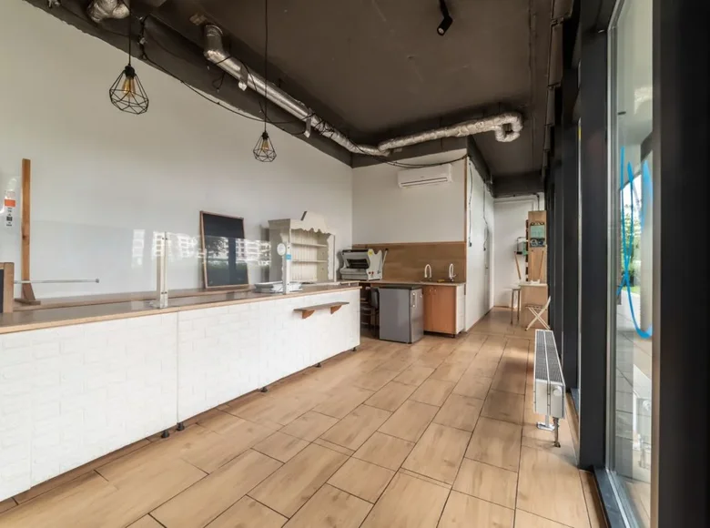 Commercial property 2 rooms 38 m² in Warsaw, Poland