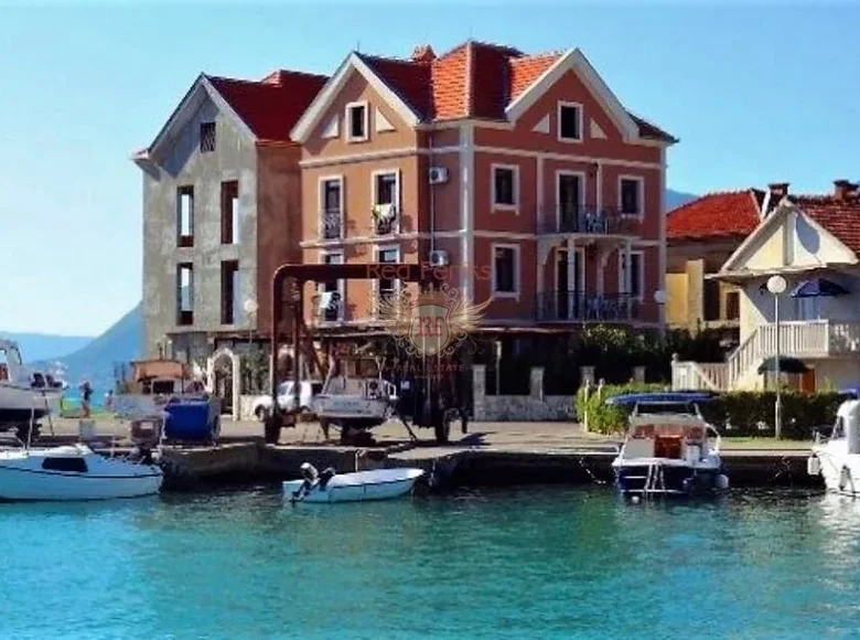 Commercial property 363 m² in Tivat, Montenegro