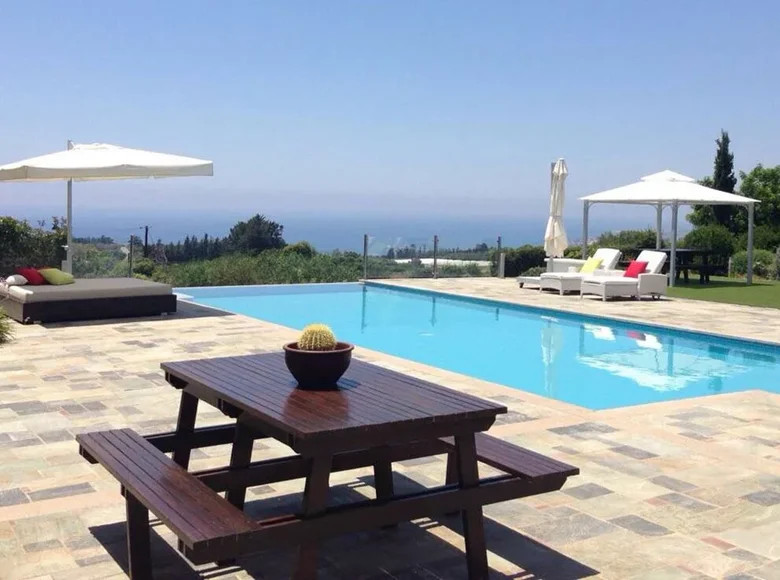 Вилла 5 комнат 370 м² Киссонерга, Кипр