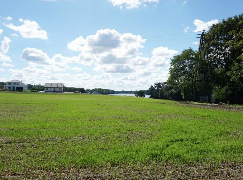 Land 1 258 m² Lezeczki, Poland