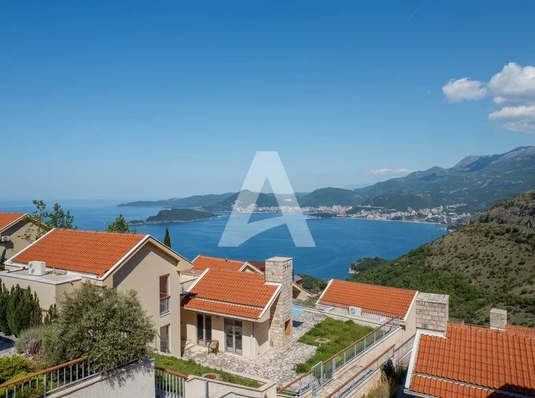 3-Schlafzimmer-Villa  Sveti Stefan, Montenegro