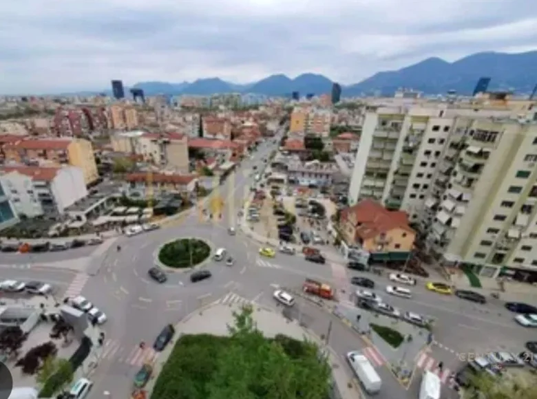 Entrepôt 30 m² à Tirana, Albanie
