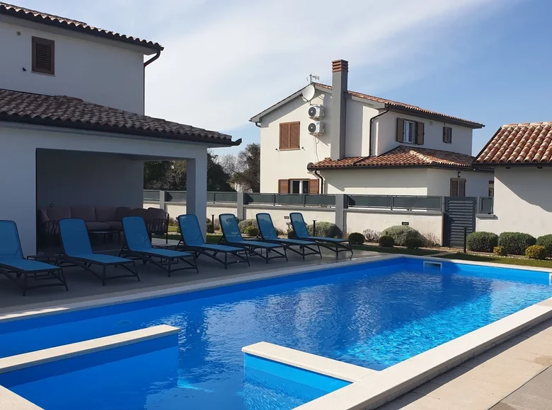 Ferienhaus 3 Schlafzimmer  Opcina Medulin, Kroatien