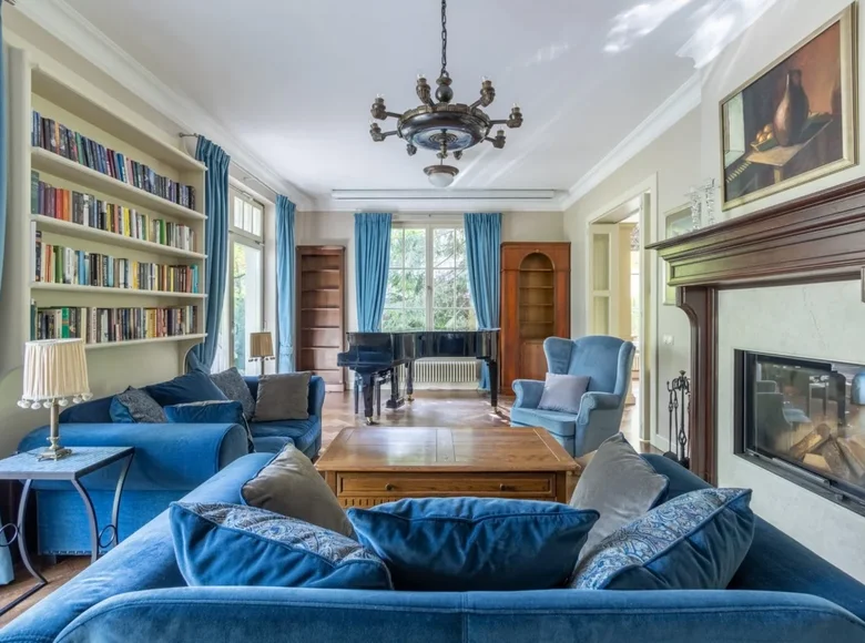 Дом 4 комнаты 280 м² в Пясечно, Польша