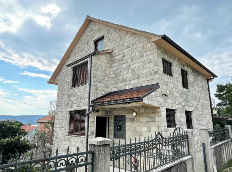 Casa 5 habitaciones  Tivat, Montenegro