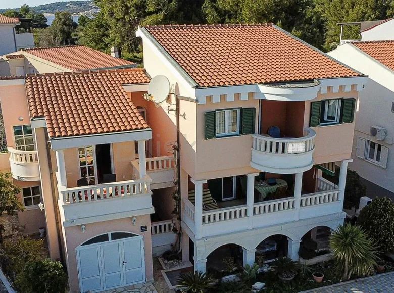 Дом 10 комнат 400 м² Рогозница, Хорватия