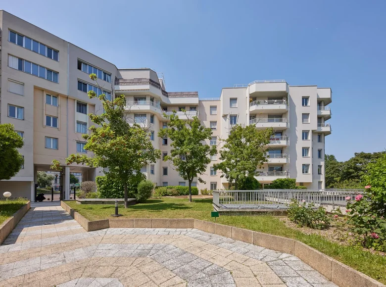 Mieszkanie 4 pokoi 83 m² Francja, Francja