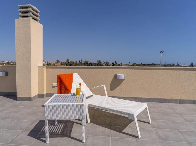 Villa de tres dormitorios 105 m² San Pedro del Pinatar, Španjolska