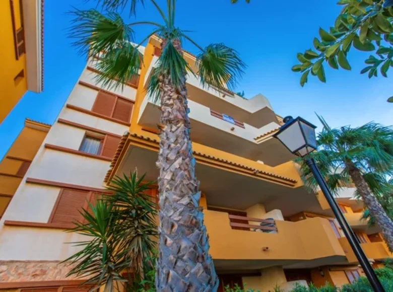 Mieszkanie 2 pokoi 77 m² Orihuela, Hiszpania