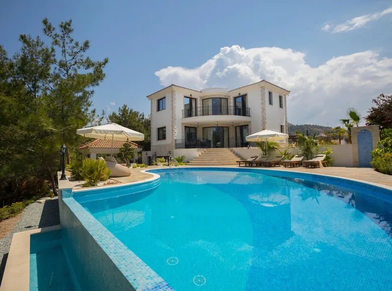 4 bedroom house 360 m² Argaka, Cyprus