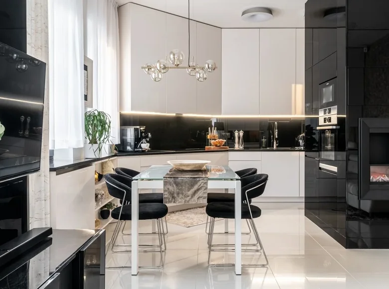 2 room apartment 61 m² Lodz, Poland