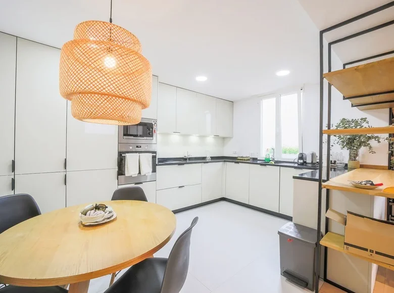 2 bedroom apartment 110 m² Madrid, Spain