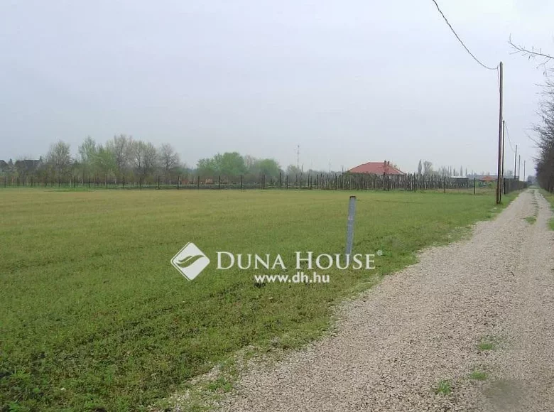 Land 5 072 m² in Ujtelep, Hungary