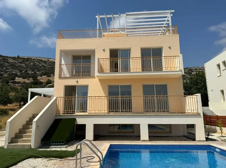 5 bedroom villa  in Peyia, Cyprus