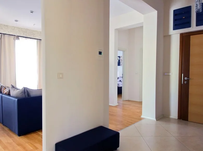 3 bedroom apartment 189 m² Boreti, Montenegro
